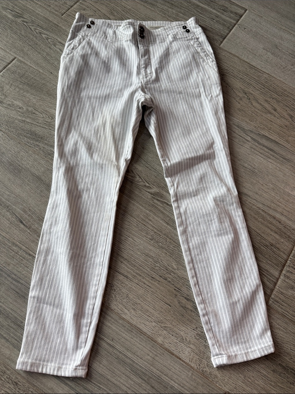 Anthropologie -pilcro and the Letterpress White high rise Pants with Stripes - Picture 4 of 10